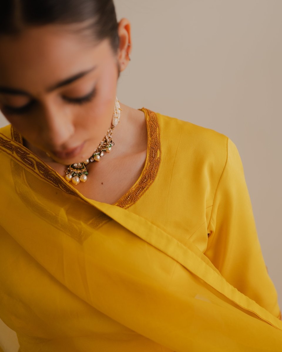 Yuvika Set